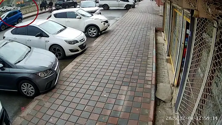 Siirt’te otomobilin kundaklanma anları güvenlik kameralarına yansıdı
