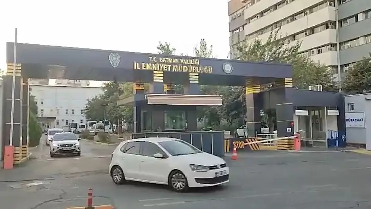 Komşu İlimizde 'Kamuda İşe Koyma' Operasyonu: 4 Kişi Tutuklandı