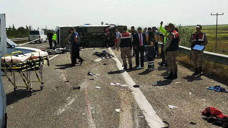 1 MAYIS ETKİNLİKLERİNDE ACI OLAY TRAFİK KAZASINDA 5 ÖLÜ, 14 YARALI