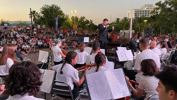 19 Mayıs Atatürk'ü Anma Gençlik ve Spor Bayramı Gençlik ve Spor Festivalleriyle Yarın 81 İldi Kutlanacak