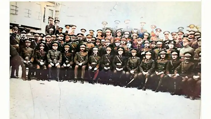 1925'te Siirt'e Tayin Olan Komutanların Hatıra Fotoğrafı Ortaya Çıktı!