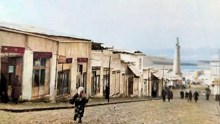 1940 Yılına Ait Siirt Cumhuriyet Caddesi Fotoğrafı Gün Yüzüne Çıktı