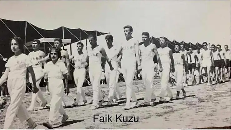 1963 Yılından 19 Mayıs Kutlamalarına Ait Nostaljik Siirt Fotoğrafları Ortaya Çıktı
