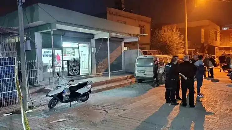 Adana'da erkek kuaföründe silahlı kavga: 7 yaralı