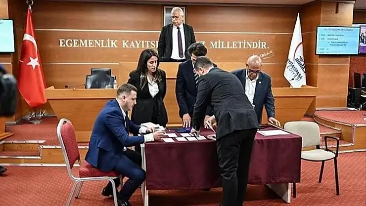AK Parti İtiraz Etti Bayrampaşa Belediyesi Başkanvekili Seçimi İptal Edildi