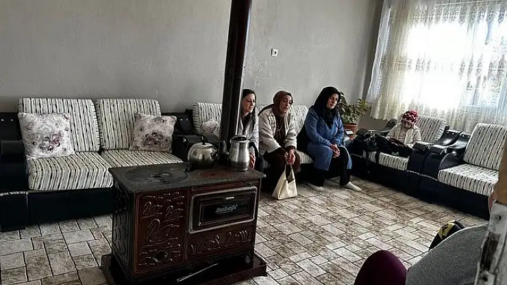 Ak Parti Kadın Kolları Başkanından Hane Ziyareti