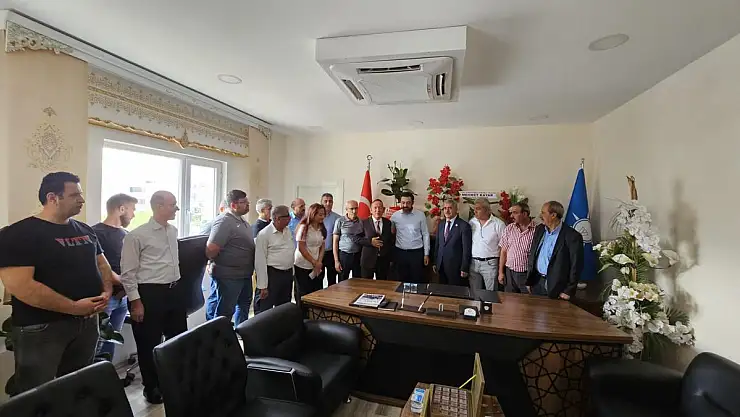 AK Parti Siirt Merkez İlçe Başkanlığında Devir Teslim Töreni