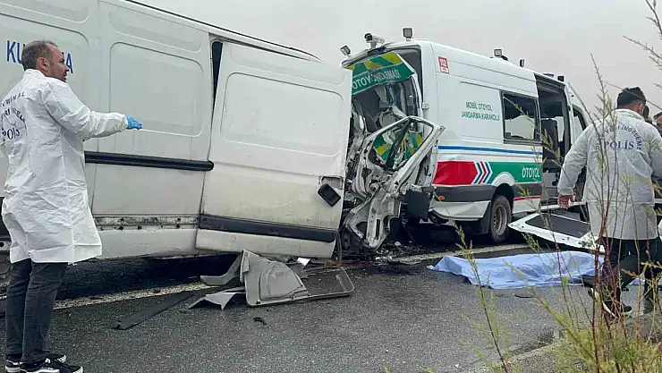 Aksaray'da Trafik Kazası: 2 Asker Şehit, 1 Sivil Hayatını Kaybetti