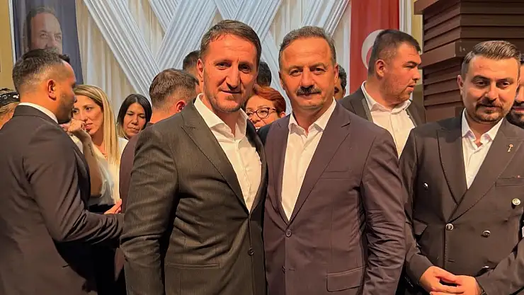 Anahtar Parti Siirt İl Başkanı Hamza Arslan, İstanbul İl Kongresi'ne Katıldı