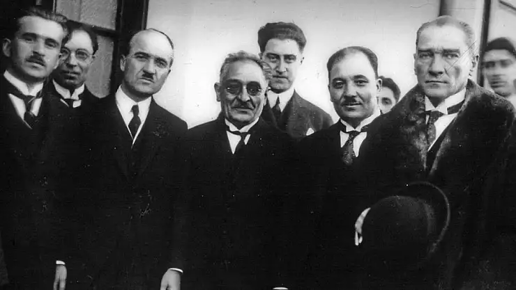 Atatürk ile Dönemin Siirt Milletvekili Mahmut Soydan'ın Fotoğrafları Gün Yüzüne Çıktı