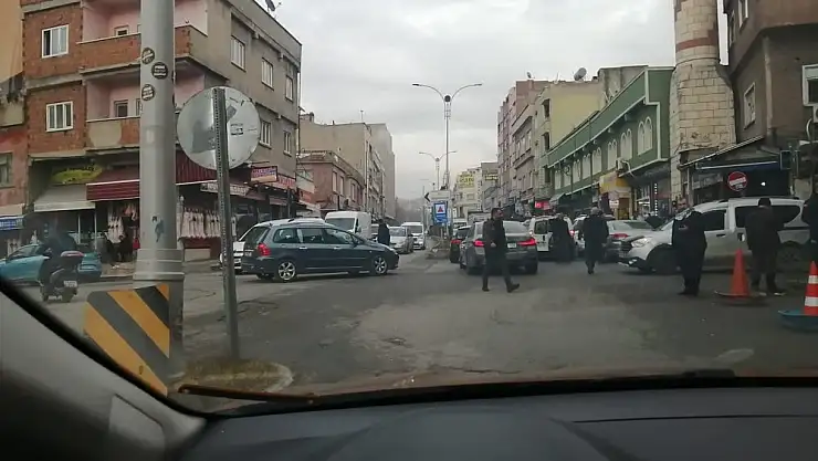 Aydınlar Caddesi'ndeki Trafik Işıkları 2 Aydır Çalışmıyor