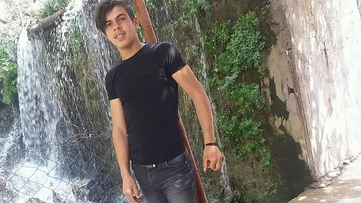 Ayının saldırdığı Genç Çoban Köpekleri Sayesinde Kurtuldu