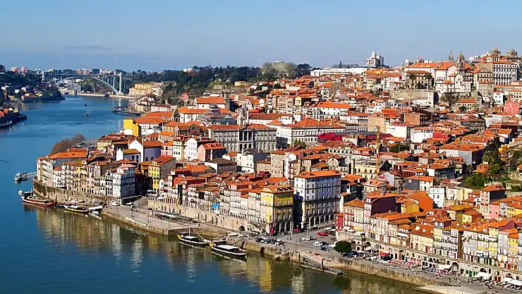 Aylık 43 Bin TL Geliri Olan Türkiye Vatandaşlarına AB'den Oturum Müjdesi: Portekiz D7 Vizesi ile Avrupa'ya Açılın