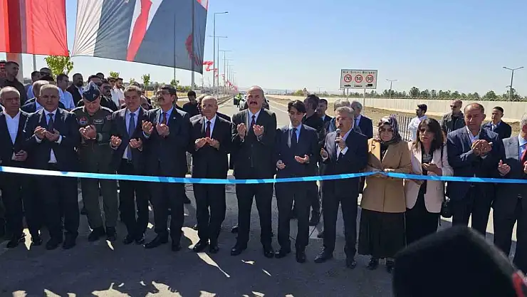 Bakan Şimşek Batman'da önce yolu açtı, sonra TOGG ile geçti