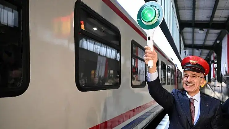 Bakan Uraloğlu Turistik Doğu Ekspresini Uğurladı