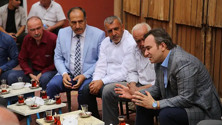 BAŞKAN VEKİLİ TAŞKIN, ÇARŞI ESNAFIYLA KAHVALTI YAPTI