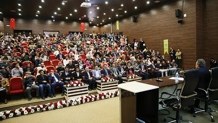 BAŞKAN VEKİLİ TAŞKIN, ÜNİVERSİTE ÖĞRENCİLERİ İLE BİR ARAYA GELDİ