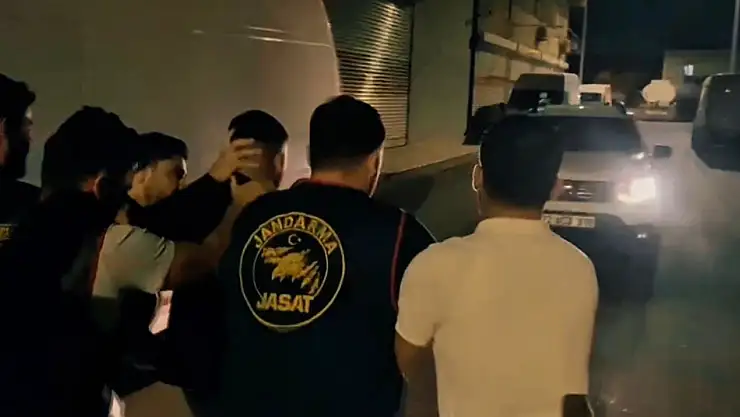 Batman'da 'Kasten Öldürme' Suçundan 13 Yıldır Aranan Zanlıyı Jandarma Yakaladı
