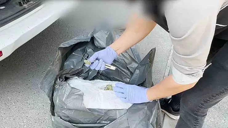 Batman'da durdurulan araçta 20 kilo 400 gram uyuşturucu ele geçirildi