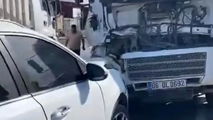 Komşu ilimiz Batman'da hafriyat kamyonuyla iki otomobil çapıştı: 2 yaralı