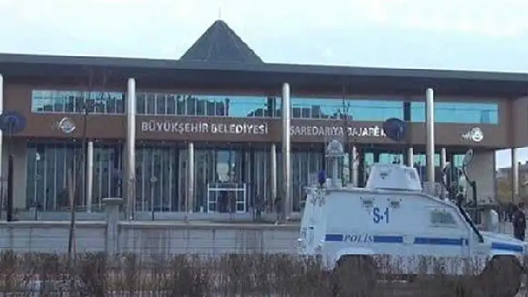 Borcu 3 milyar TL'yi Aşan Kayyım Belediyesi'nden Pazarlık Usulüyle 363 Milyon Liralık İhale!