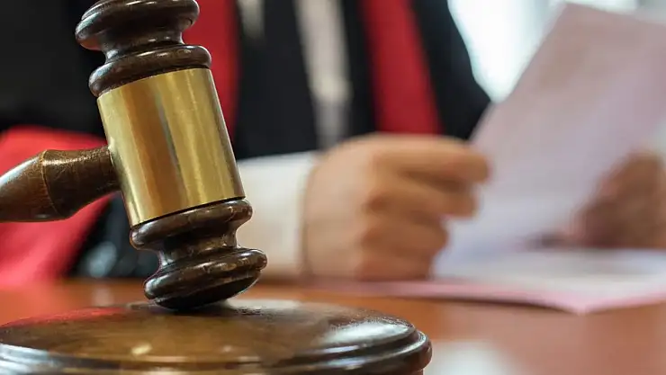 Boşanan Anne Çocuğuna Yeni Soyisim Verebilir mi? Yargıtay'dan Emsal Karar!