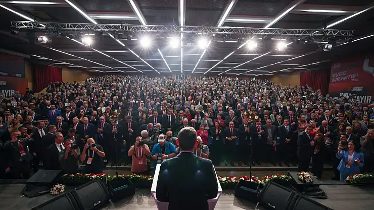 CHP 22. Olağanüstü Kurultayı'nda Özgür Özel Yeniden Genel Başkan Seçildi
