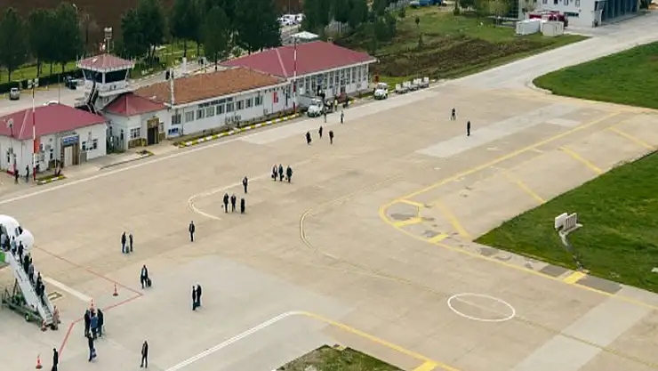 Düzgün Çalışmayan Havalimanında Terminal Yenileme Çalışmaları!
