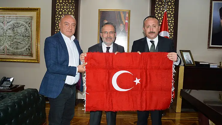 ﻿TÜRK KIZILAY'INDAN, VALİ ATİK'E ZİYARET