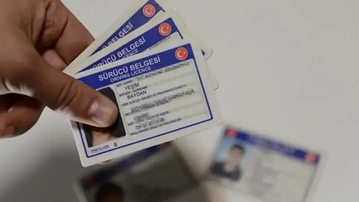 Ehliyet Sahipleri İçin Son Gün: Eski Tip Sürücü Belgeleri Yarın Geçersiz Olacak