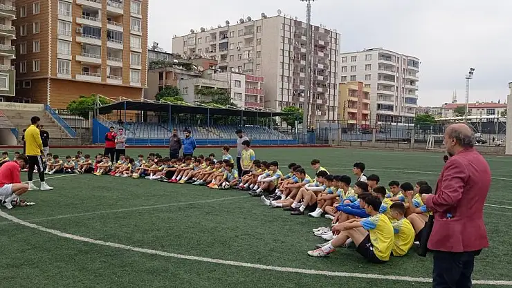 Ekrem Kurt Hocadan Siirt Spor ve Siirt Spor Altyapısına Destek Çağrısı!