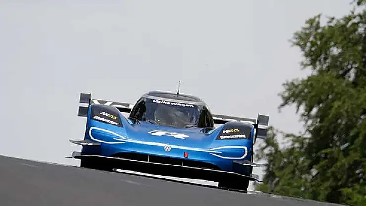 Elektrikli Volkswagen ID.R rekora imza attı!