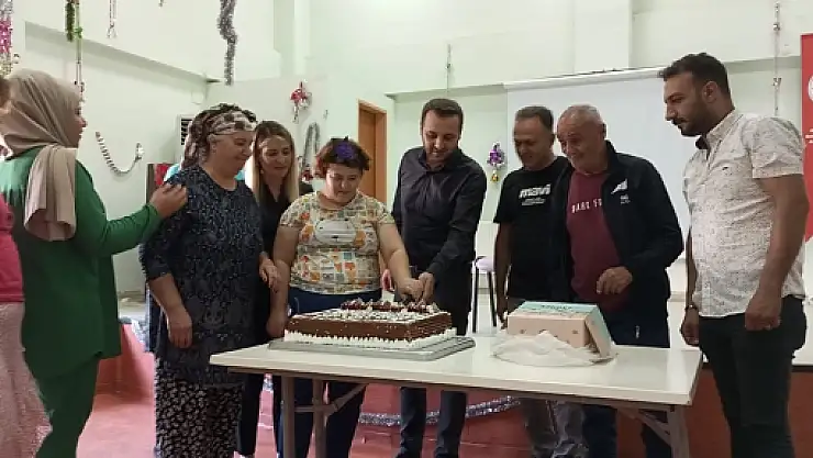 Engelli Yaşam Merkezindeki Yaşlıları Unutmadılar