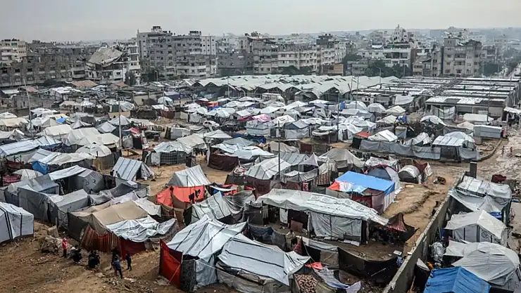 Gazze'de Çadırları Su Bastı: Hamas'tan Uluslararası Topluma 'Acil Yardım' Çağrısı
