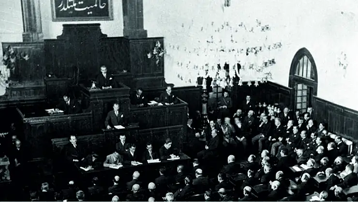 Geniş Hürriyetler İçeren İhtilal Anayasası 9 Haziran 1961'de Yürürlüğe Girmişti