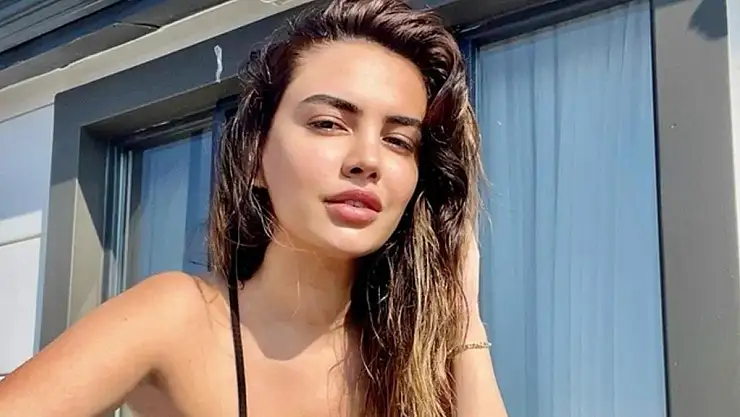 Gözaltına Alınan Sosyal Medya Fenomeni Ece Ronay'ın Telefonu İnceleniyor
