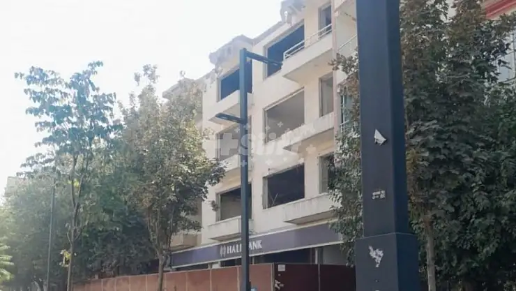 Güres Caddesinde Oturan Apartman Sakinleri, Şiddetli 'Deprem Korkusu' Yaşadı
