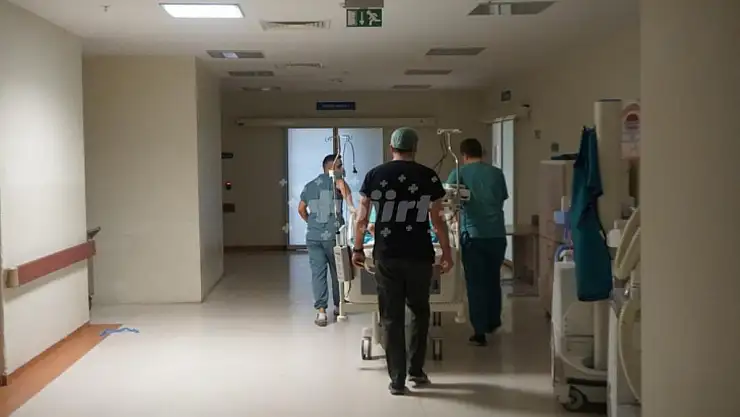 Güvenlik Görevlisi Tabancasıyla Kazara Kendini Yaraladı