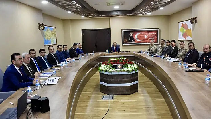 Haftalık İl Güvenlik Kurulu Toplantısı Vali ve Belediye Başkan V. Dr. Kızılkaya Başkanlığında Yapıldı