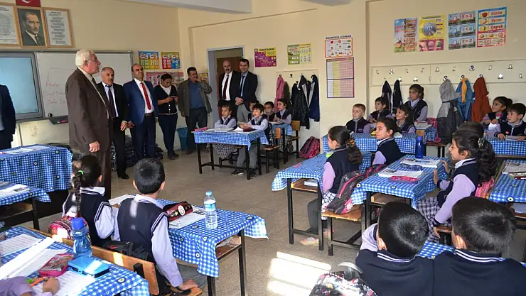 HAYIRSEVER İŞADAMI HEMŞERİMİZDEN, HAŞİM ÖZTANIK İLKOKULU ÖĞRENCİLERİNE MONT YARDIMI