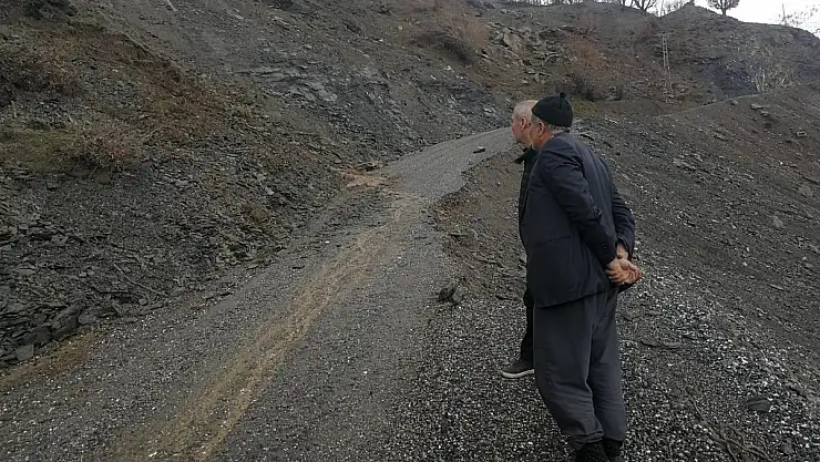 Heyelandan Dolayı Ulaşıma Kapanan Yollar Açıldı