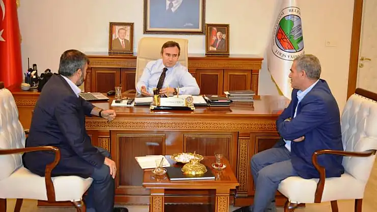 HÜDA-PAR HEYETİ İLİMİZİN SORUNLARINI RAPOR HALİNDE BAŞKAN VEKİLİ TAŞKIN'A SUNDU