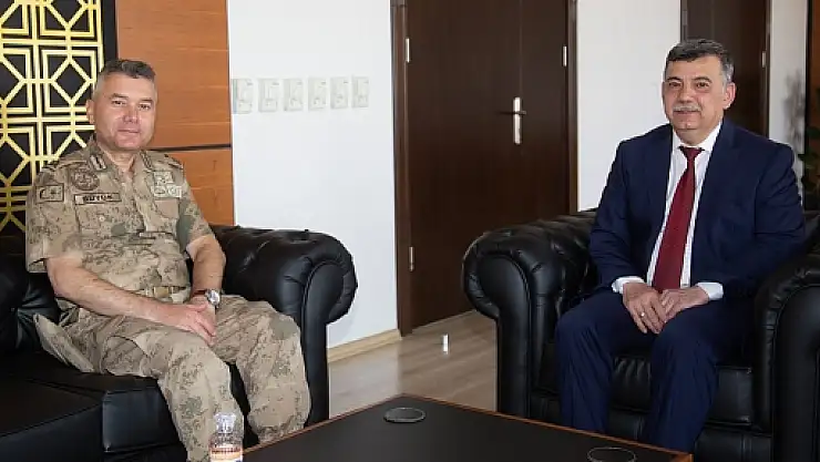 İl Jandarma Alay Komutanı Büyük'ten Emniyet Müdürü Öztürk'e Veda Ziyareti
