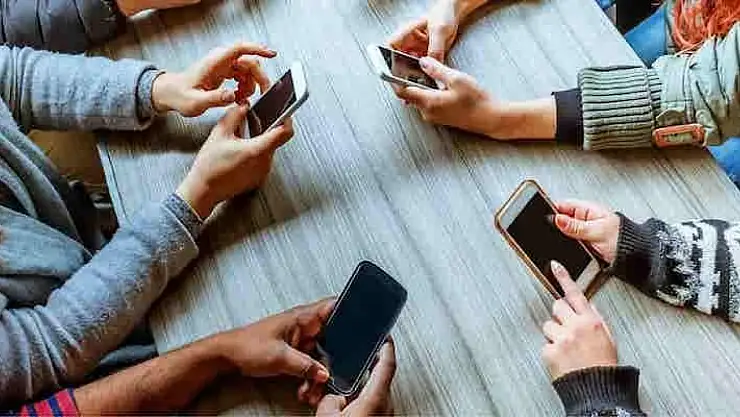 Instagram Genç Hesaplarda PG-13 Dönemi Başlıyor: Gençler Artık Zararlı Hesapları Takip Edemeyecek, Ebeveynler Kontrolü Ellerinde Tutacak