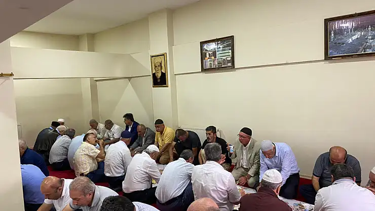 İstanbul'da İki Husumetli Siirtli Aşireti Kanaat Önderi Şeyh Muiniddin Barıştırdı