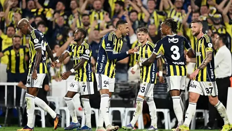Kadıköy'de olaylı derbiyi Fenerbahçe kazandı