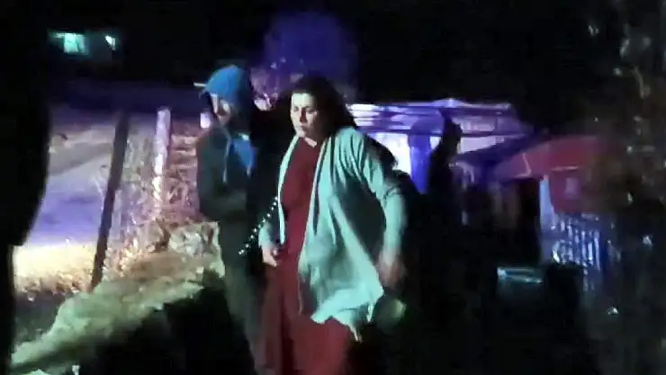 Karda Mahsur Kalan Hamile Kadın, 3 Saatlik Çalışmanın Ardından Kurtarıldı