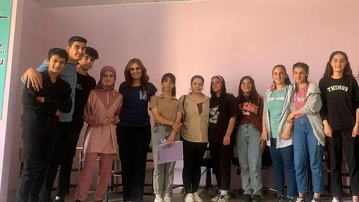 Kayabağlar Beldesinde  Münazara Etkinliği