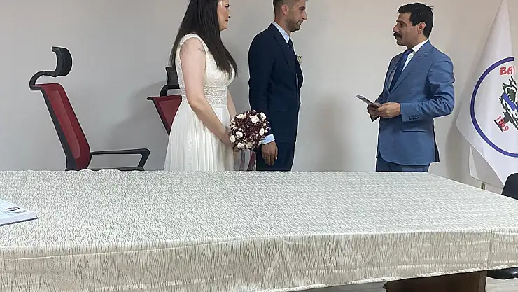 Kaymakam/Belediye Başkan V. Emin Bağlı, Genç Çiftin Nikah Şahidi Oldu