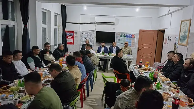 Kaymakam ve Belediye Başkan V. Bağlı, İlçe Jandarma Komutanlığında Düzenlenen İftar Yemeğine Katıldı